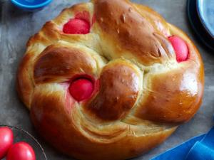 Tousreki (Greek Easter Bread)